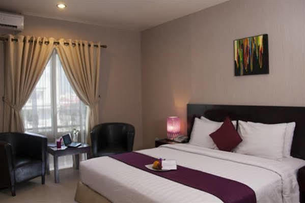 Orchardz Hotel Ayani Pontianak Kültér fotó