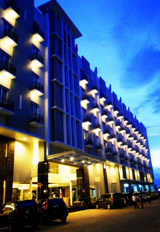 Orchardz Hotel Ayani Pontianak Kültér fotó