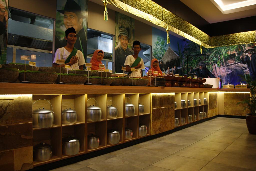 Orchardz Hotel Ayani Pontianak Kültér fotó